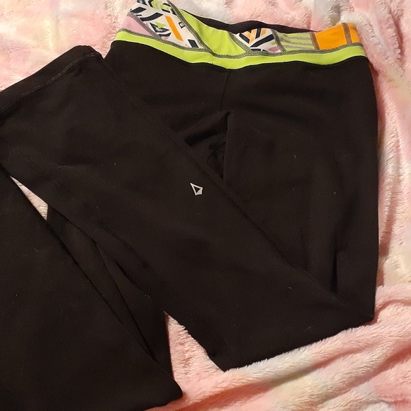 Ivivva reversible leggings by Lululemon - Picture 3 of 4